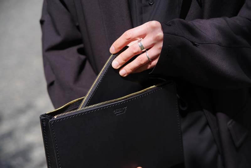 三角マチのセカンドバッグ(S-12)収納例5