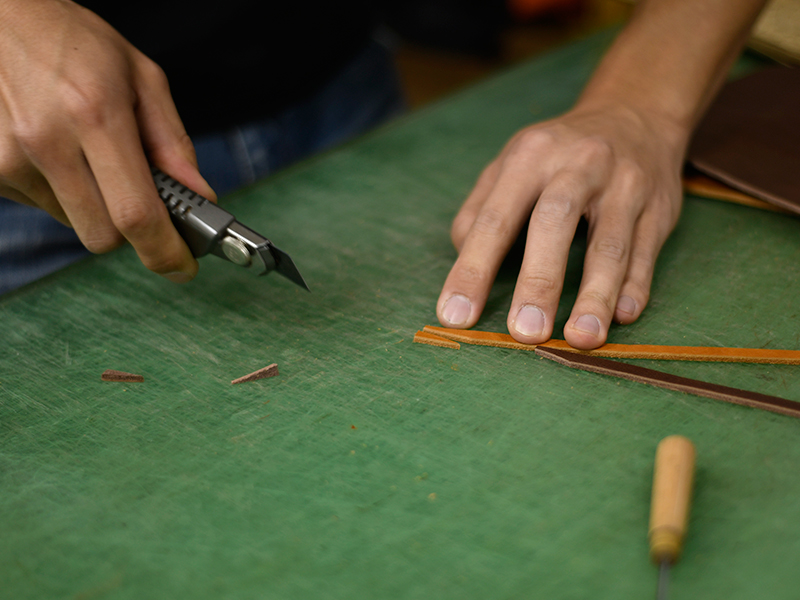 Lionウォレット(TN-105)の製作(引き手)