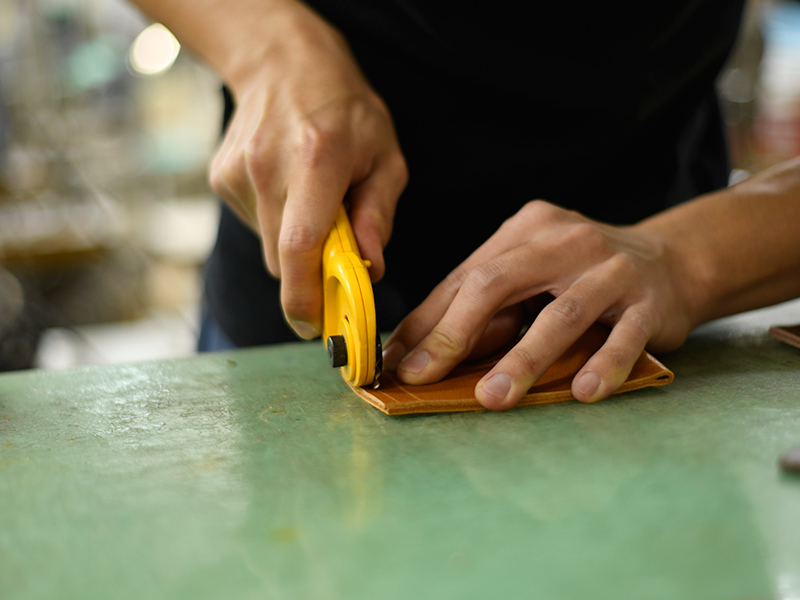 Lionウォレット(TN-105)の製作(ライオンの鬣1)