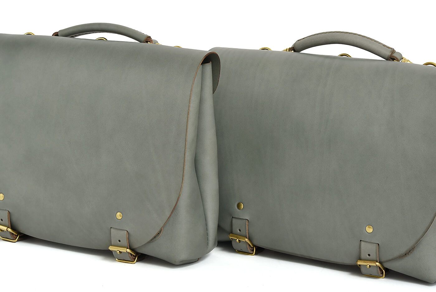 アイビーグレイ 革質