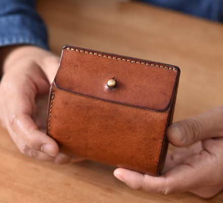 オンラインスタッフ：入間川愛用「ギボシ留め二つ折り財布(GS-71)」