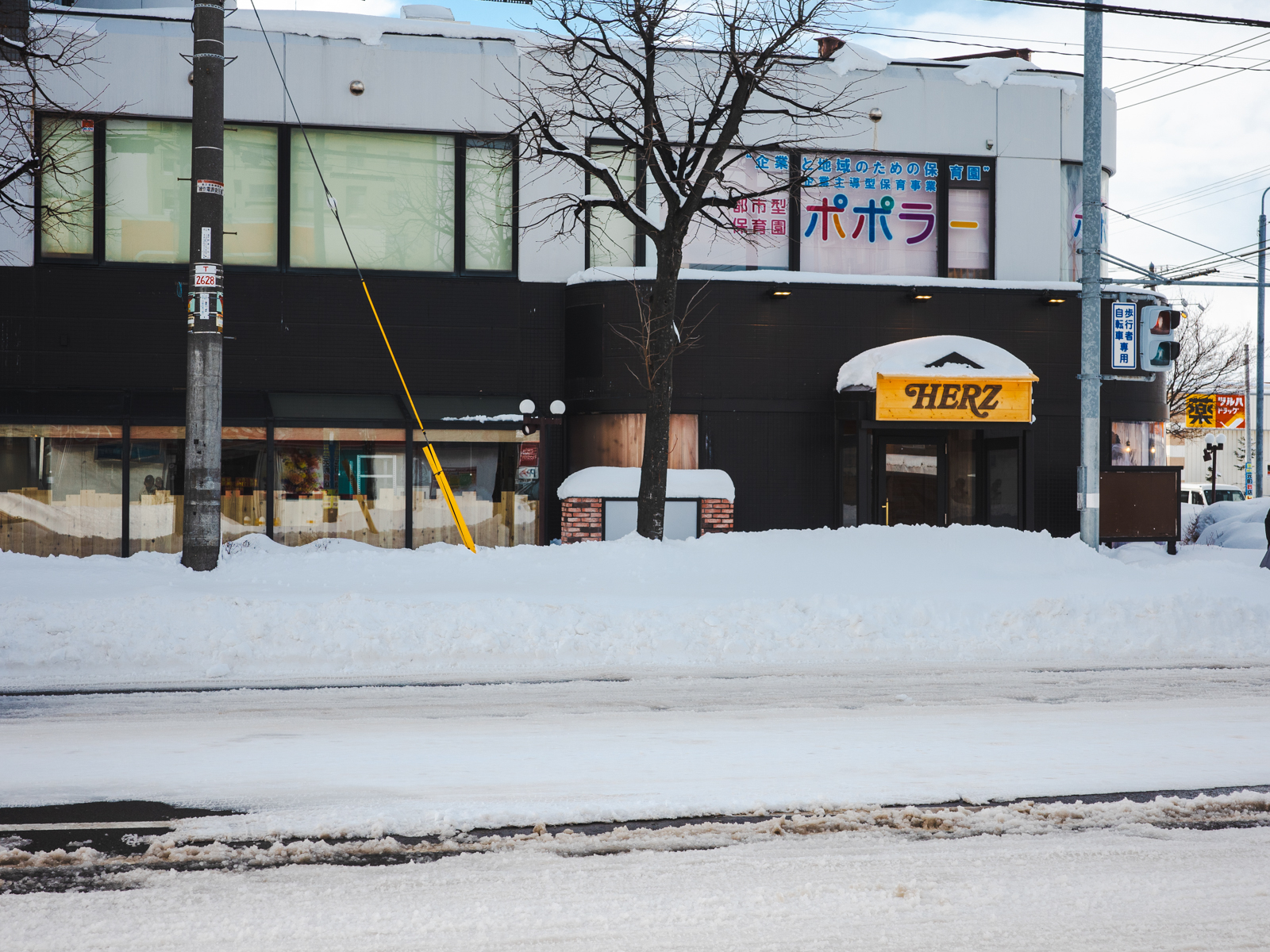 札幌店、土日で営業中