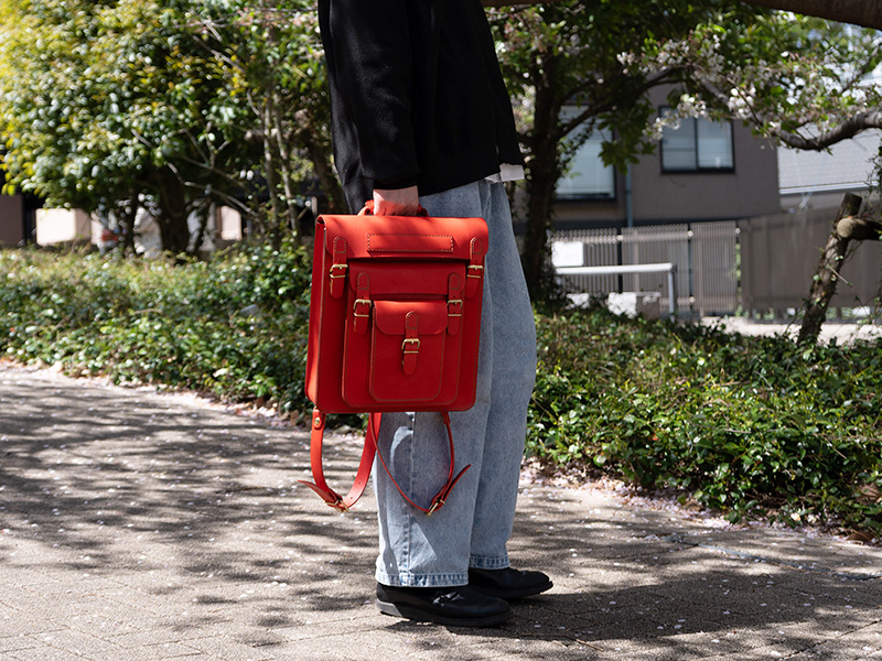 三つのかぶせと五本ベルトのリュック(SND12-04) メンズ手持ち