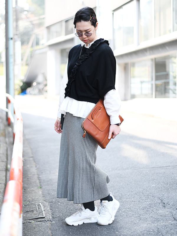 カジュアルバッグ(SND12-02)チョコ着用下川1