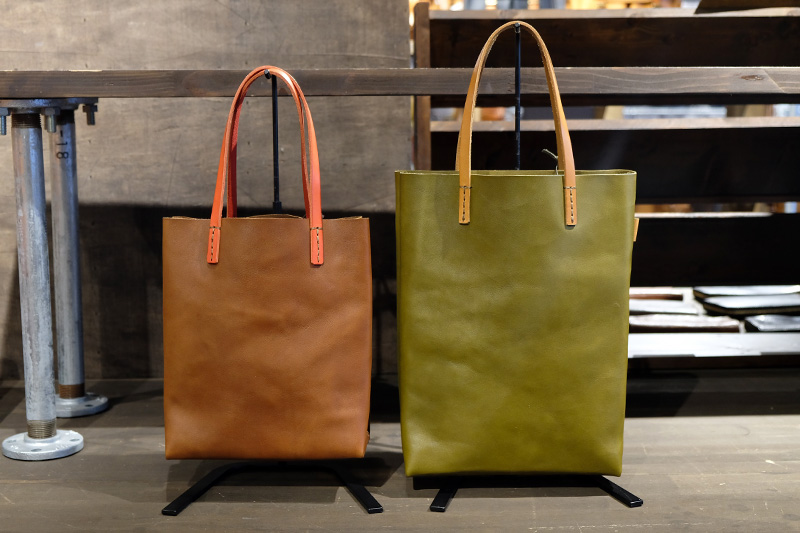 ソフト革のトートバッグ・縦型(T-205) サイズ比較