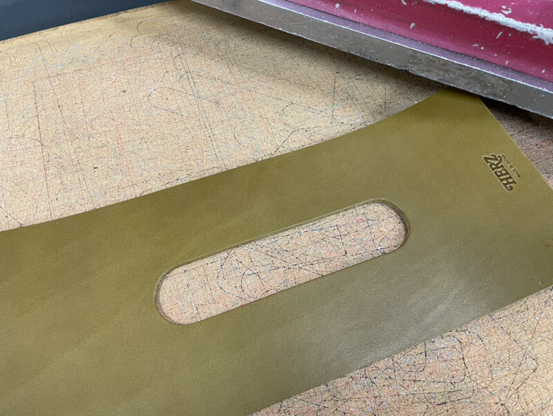 ティッシュケースの抜き型