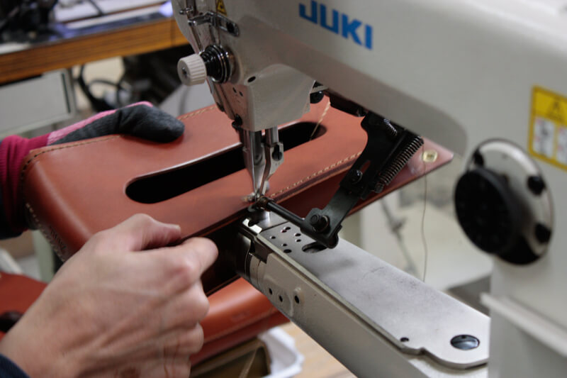 ティッシュケースの制作風景