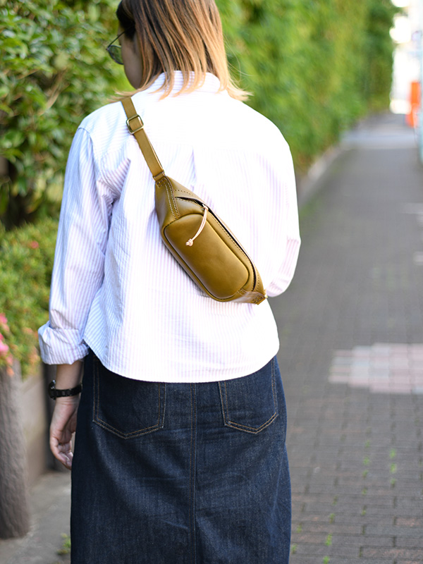 B.L.T(SND12-03)グリーンを着用する下川2