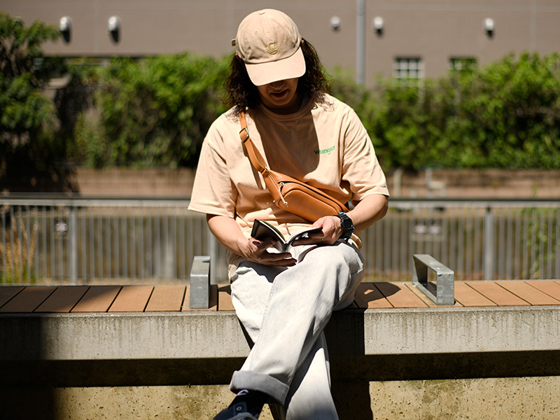 B.L.T(SND12-03)キャメルを着用する斎藤3