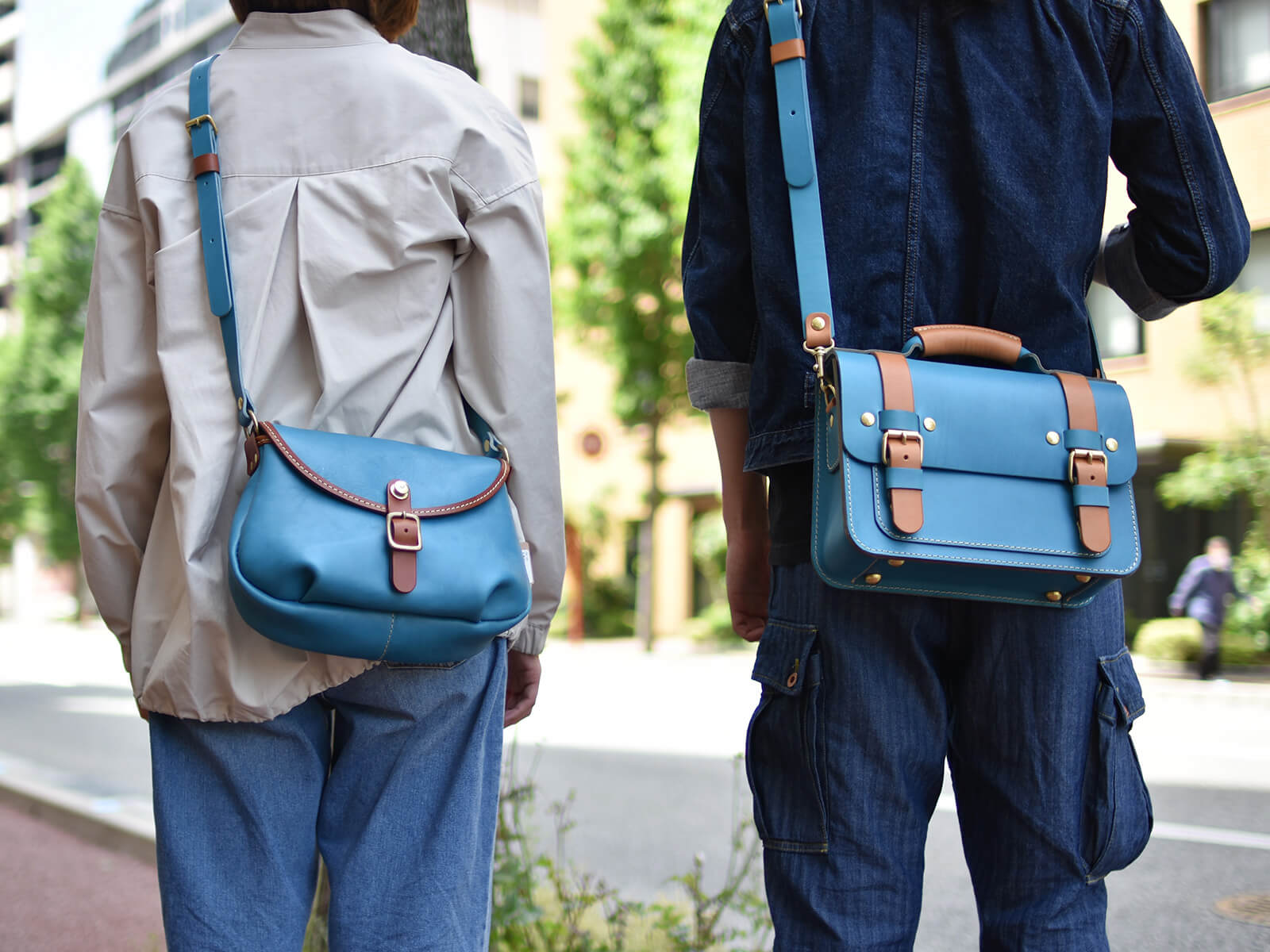 夏の限定革「セルリアンブルー」博多店ラインナップの一部をご紹介