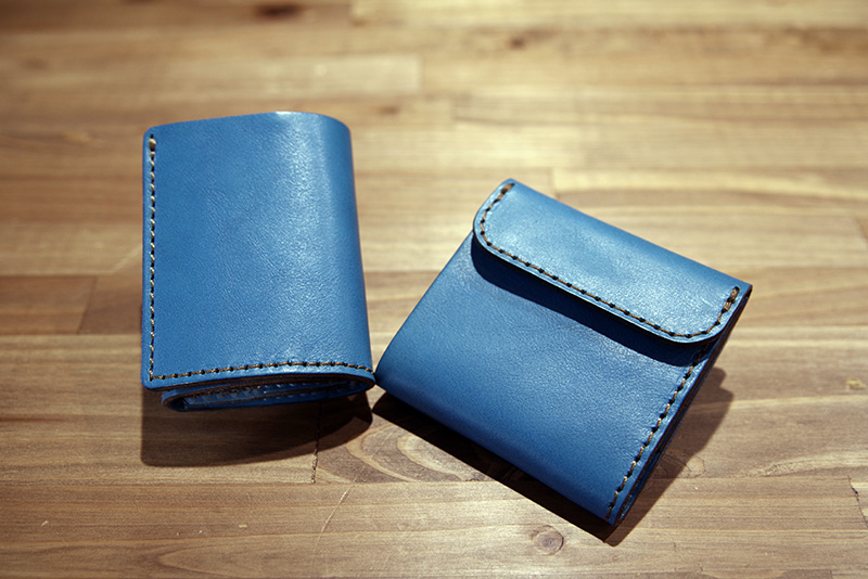 セルリアンブルーの革財布3