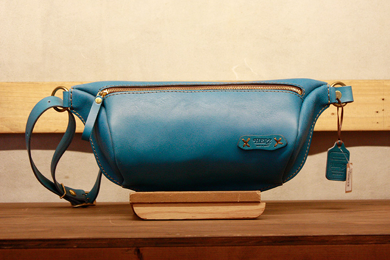仙台店セルリアンブルー鞄のラインナップ20