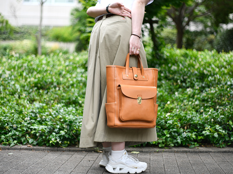 カラウトート(ASB-2502)キャメル/レディース着用2