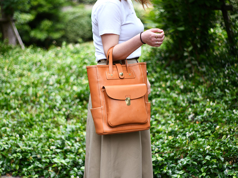 カラウトート(ASB-2502)キャメル/レディース着用3