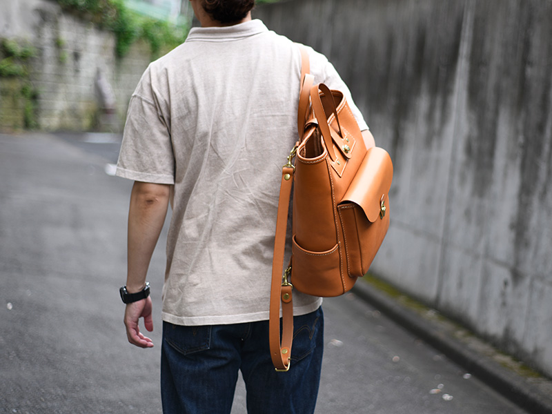 カラウトート(ASB-2502)キャメル/メンズ着用2