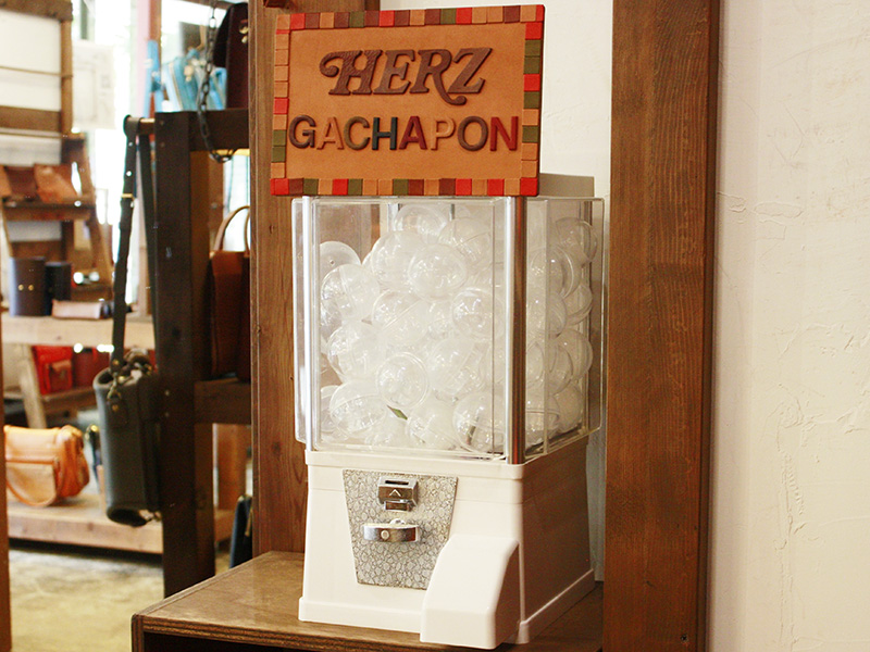ヘルツ仙台店のガチャガチャ