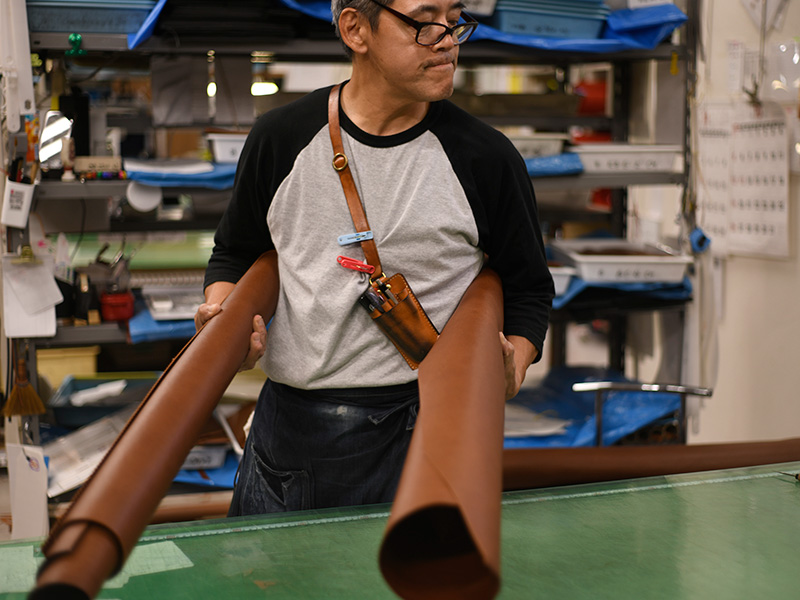 NET工房裁断担当鈴木2