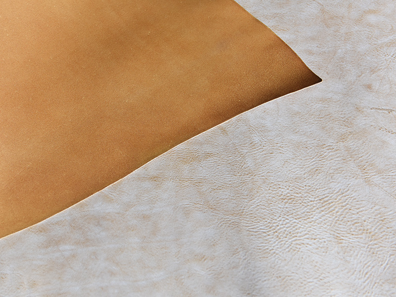 アラスカ革　キャメル