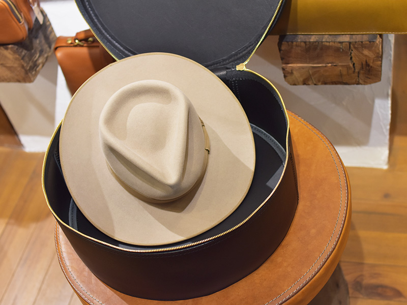 チアーズ(ASB-2522)ブラック収納例