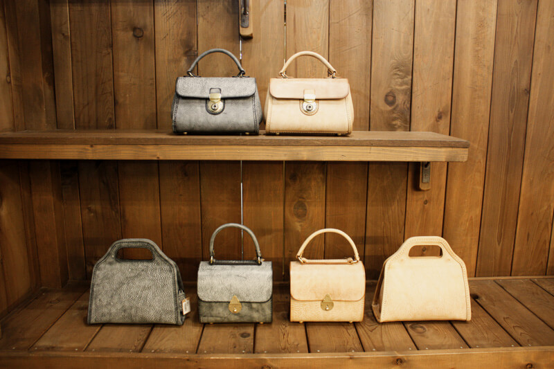 冬の限定革_仙台ラインナップ_セカンドバッグ1