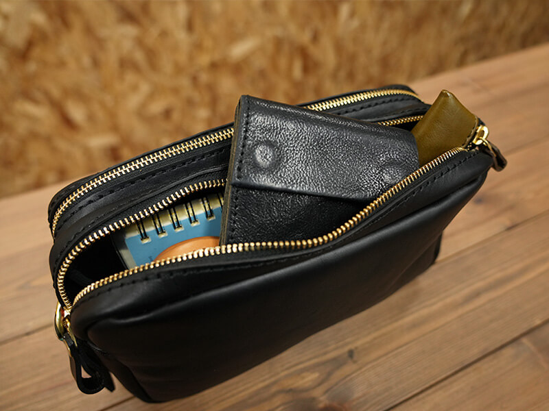 三つ折り小型財布(GS-44)鞄に収納