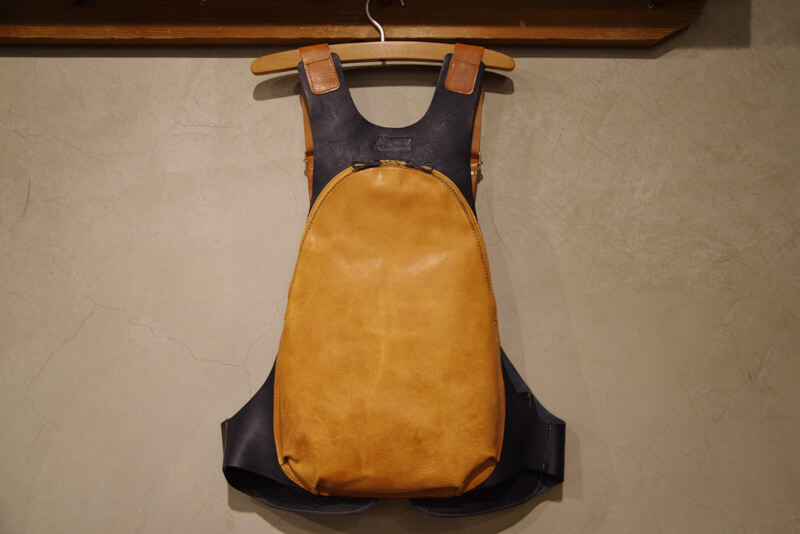 着る鞄・トラーゲン-ツートン2