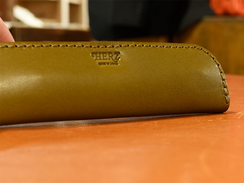 トレー式ペンケース(KP-5)SSサイズ/グリーンアタリの様子