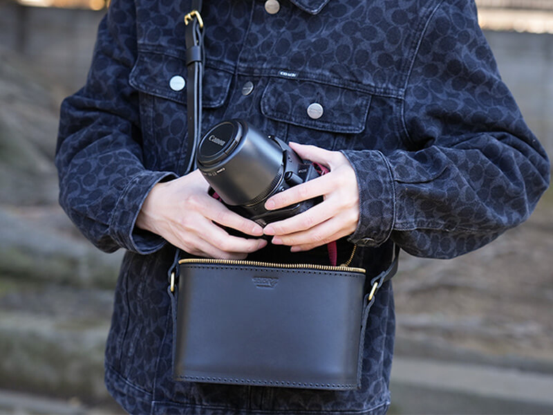 ソフトタイプのカメラバッグ(N-60) 着用2
