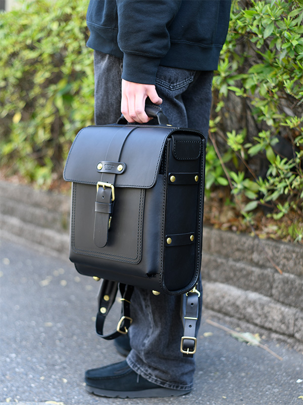 10・ガロン(NGY10-02)/ブラック/メンズ着用1